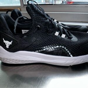 Under Armour Men’s Black & White Athletic Training Shoes